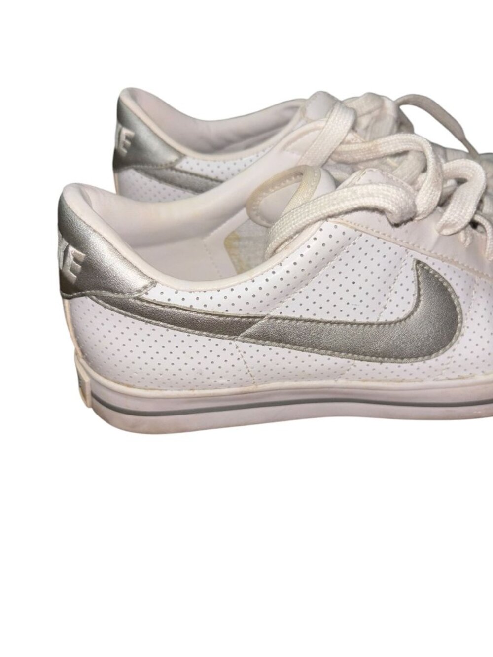 Nike 8.5 Women's Sweet Classic Shoes Decent Pair - Picture 4 of 8